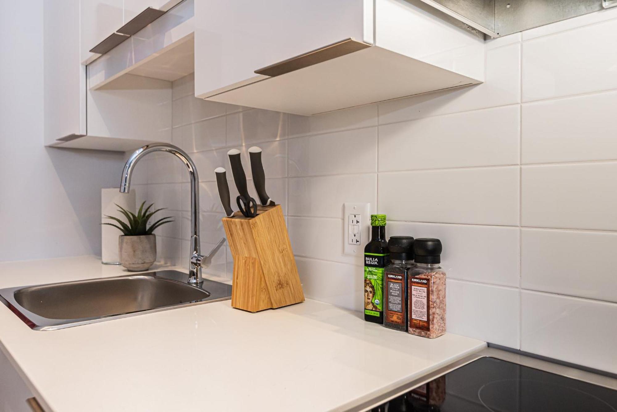 Wonderful New Studio Close To Mount Royal By Den Stays Montréal Rum bild