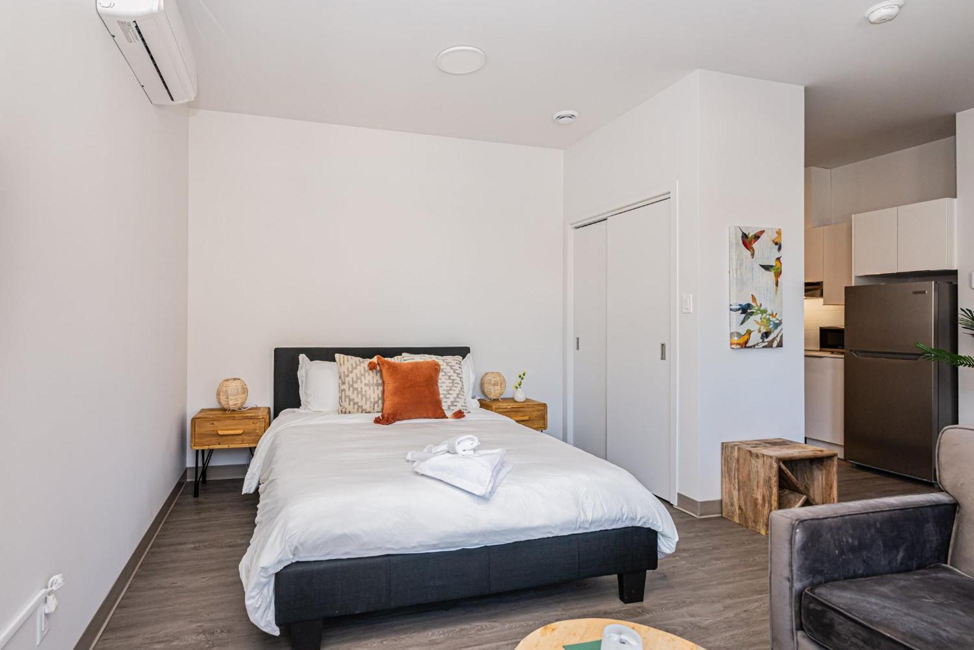 Wonderful New Studio Close To Mount Royal By Den Stays Montréal Rum bild